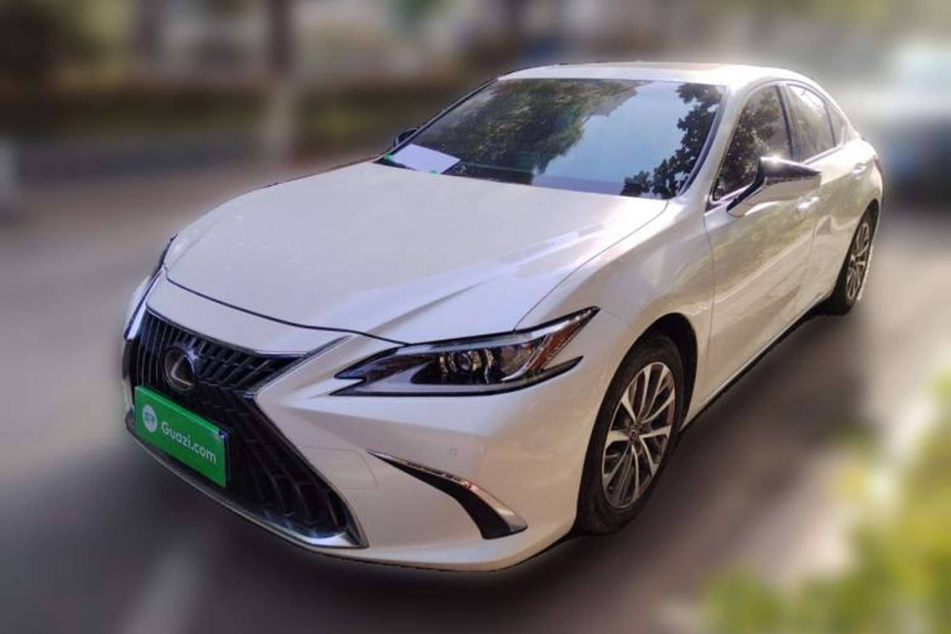 Used Lexus ES 2022 300h Excellence Edition Front Left 45 Deg