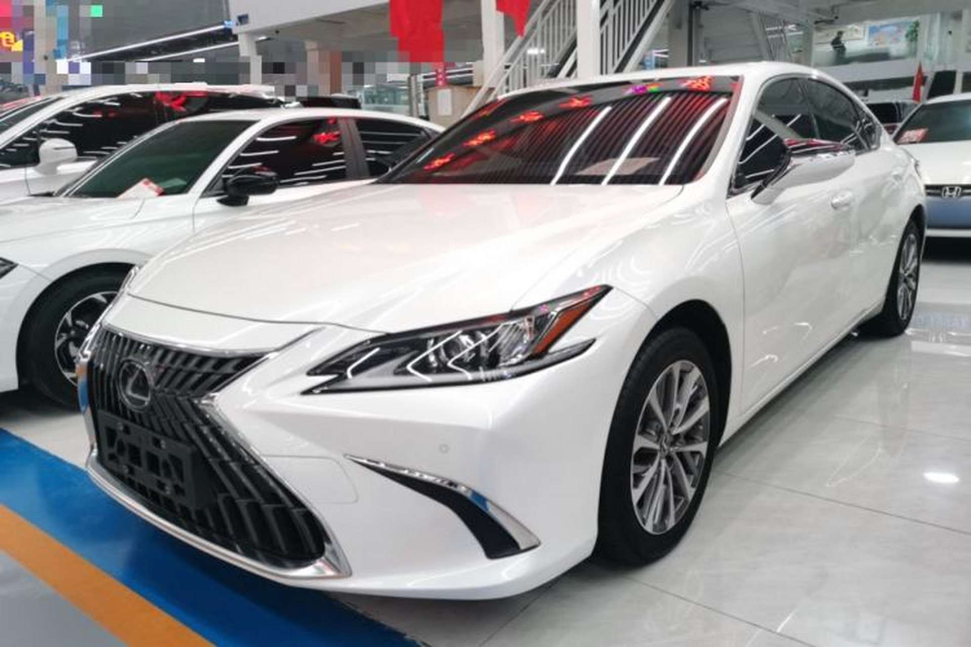 Used Lexus ES 2022 200 Excellence Edition Front Left 45 Deg
