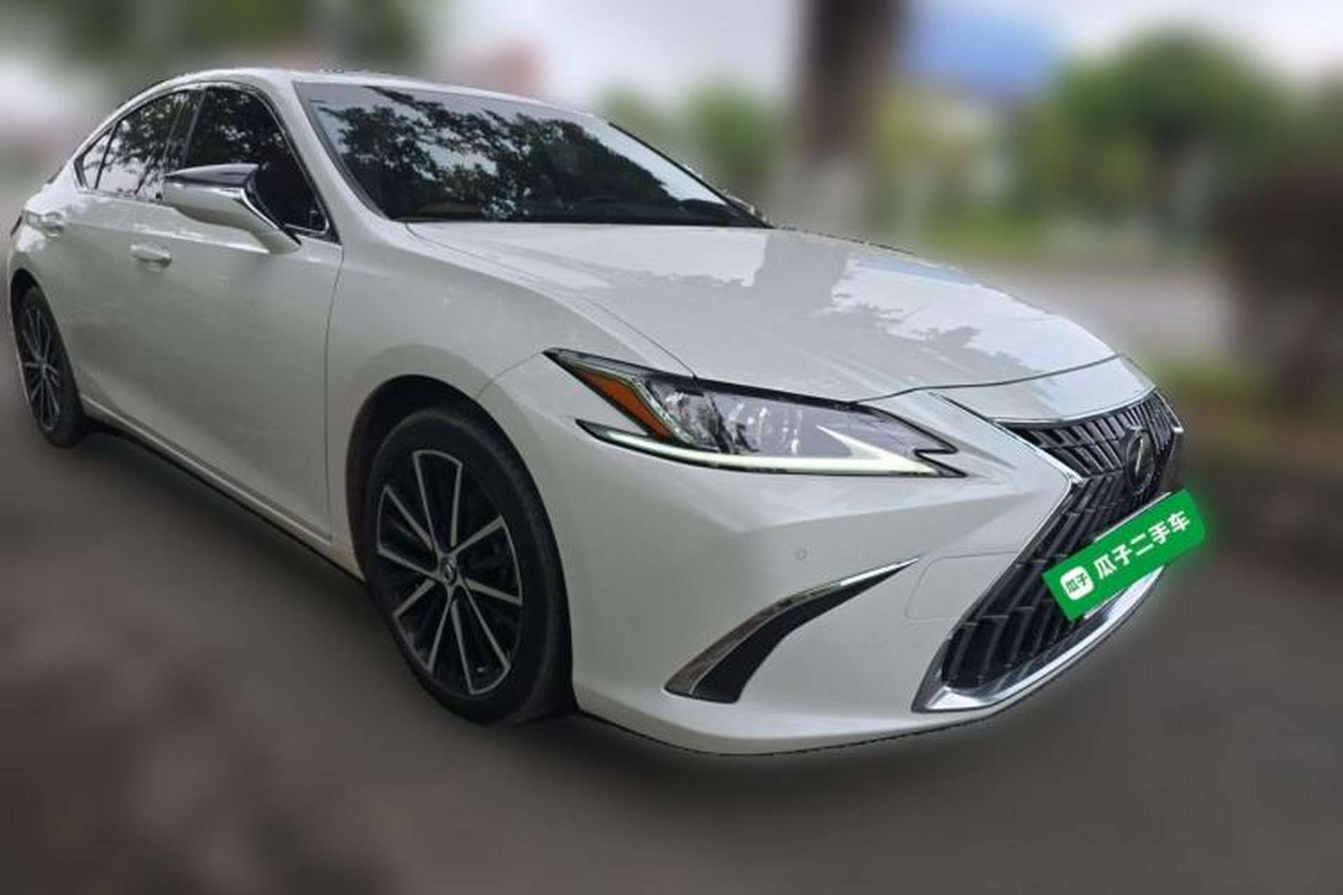 Used Lexus ES 2022 300h Excellence Edition Front Right 45 Deg