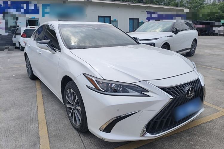 Used Lexus ES 2022 200 Luxury Edition Front Right 45 Deg