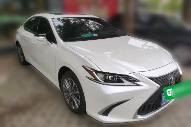 Used Lexus ES 2022 200 Excellence Edition Front Right 45 Deg