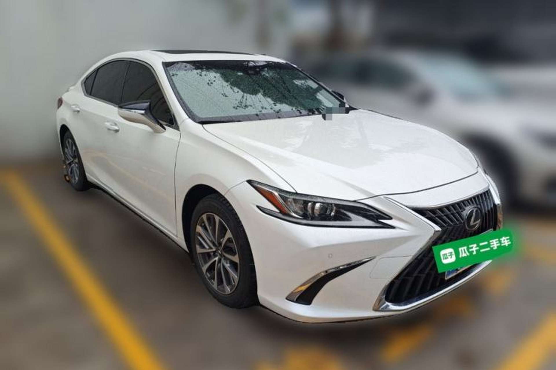 Used Lexus ES 2022 300h Excellence Edition Front Right 45 Deg