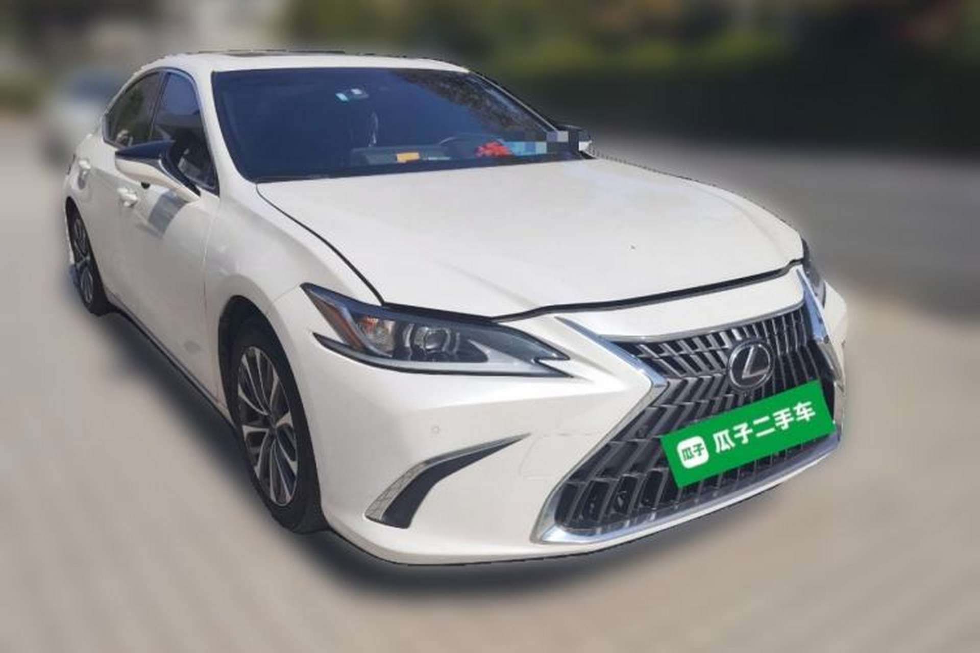 Used Lexus ES 2022 300h Excellence Edition Front Right 45 Deg