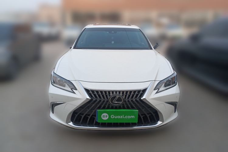 Used Lexus ES 2022 300h Excellence Edition Front