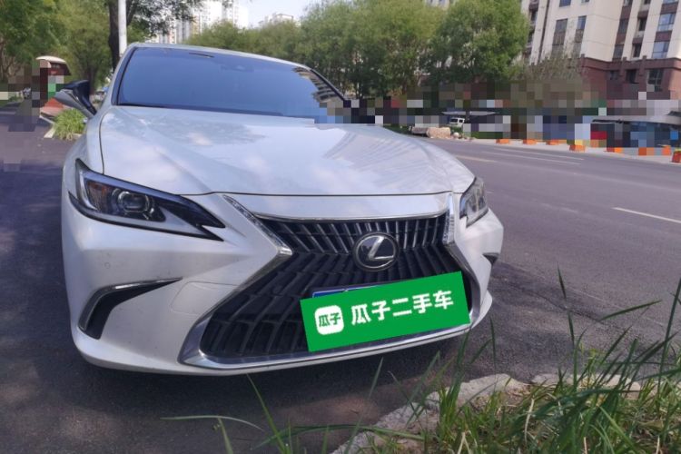 Used Lexus ES 2022 300h Excellence Edition Front