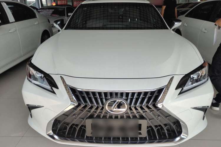 Used Lexus ES 2022 300h Excellence Edition Front