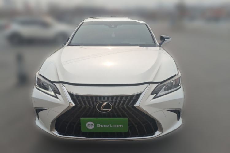Used Lexus ES 2022 300h Excellence Edition Front