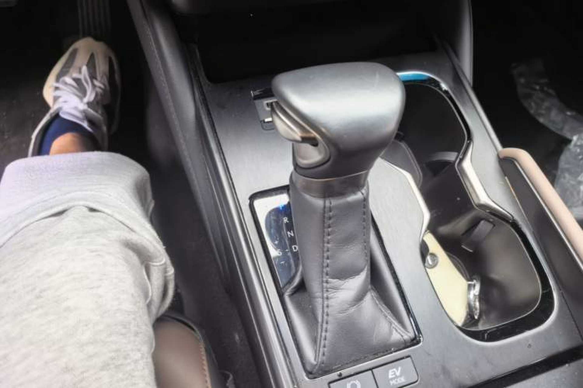 Used Lexus ES 2022 300h Excellence Edition Gear Lever