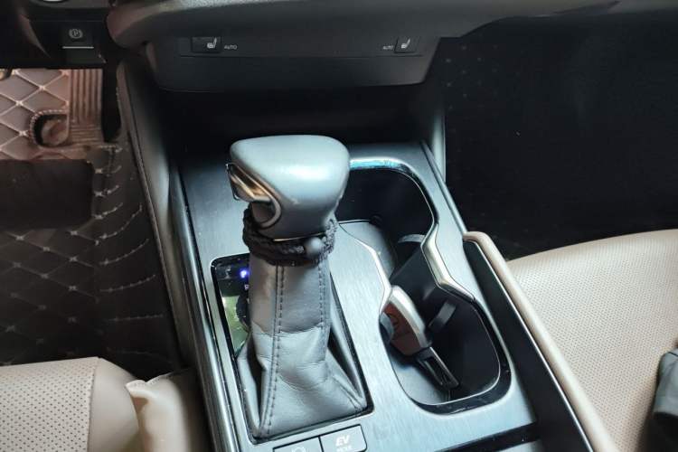 Used Lexus ES 2022 300h Excellence Edition Gear Lever