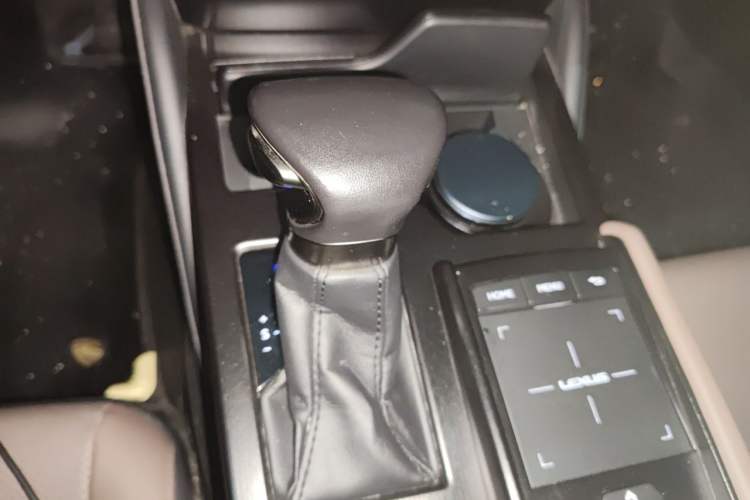 Used Lexus ES 2022 300h Deluxe Edition Gear Lever