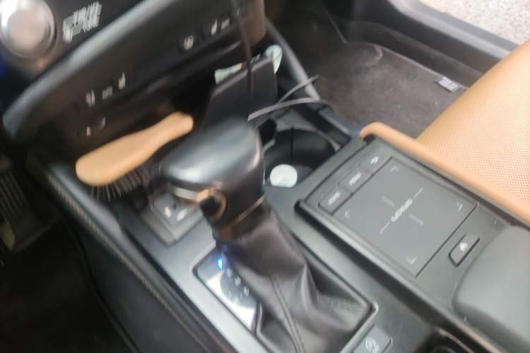 Used Lexus ES 2022 200 Luxury Edition Gear Lever