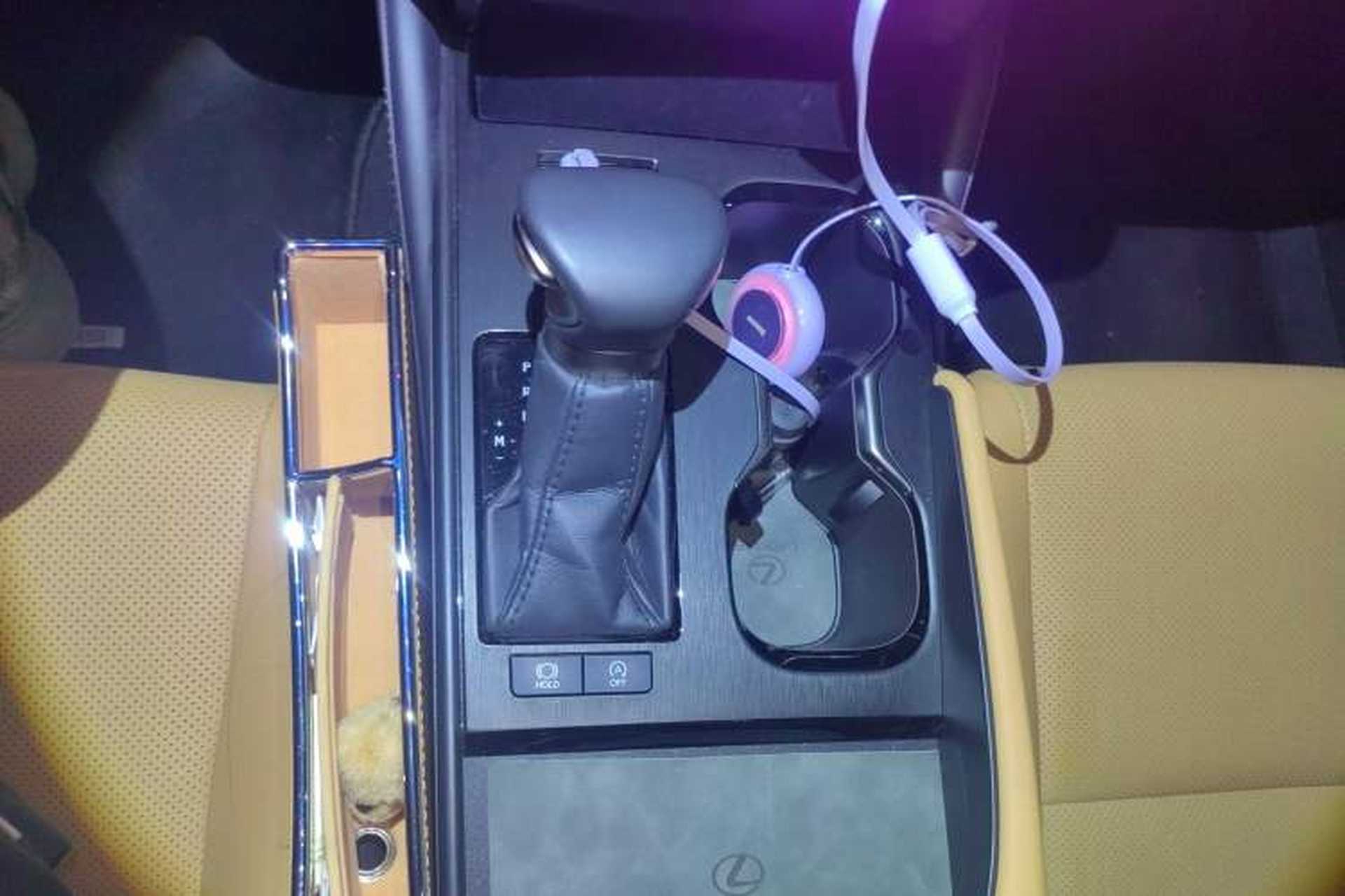 Used Lexus ES 2022 200 Excellence Edition Gear Lever