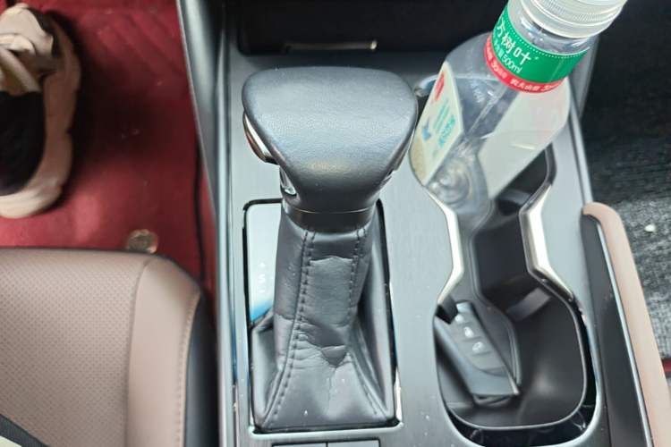 Used Lexus ES 2022 300h Excellence Edition Gear Lever