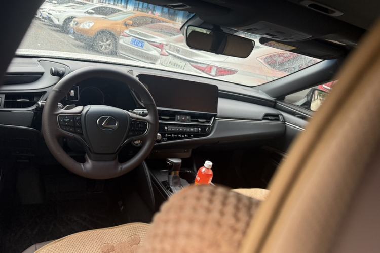 Used Lexus ES 2022 200 Excellence Edition Gear Lever