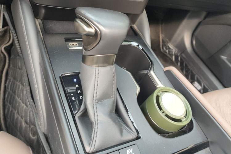 Used Lexus ES 2022 300h Excellence Edition Gear Lever