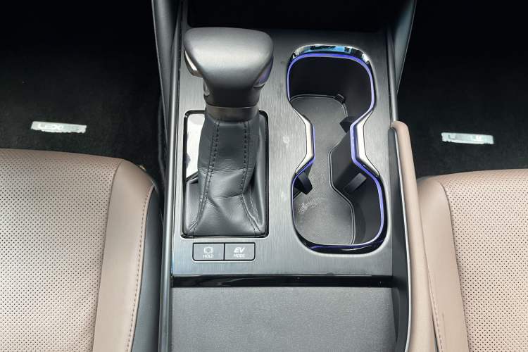 Used Lexus ES 2022 300h Excellence Edition Gear Lever