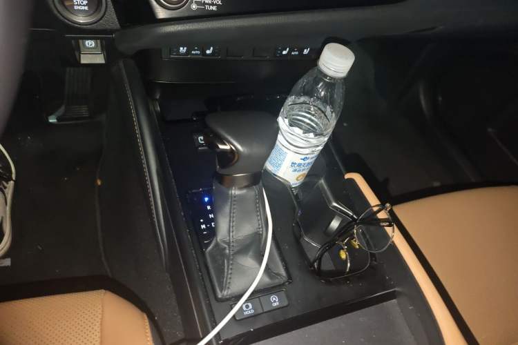 Used Lexus ES 2022 200 Excellence Edition Gear Lever