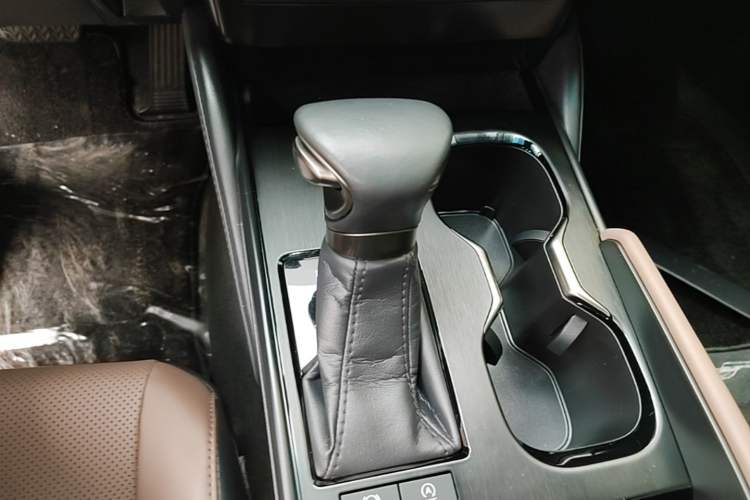 Used Lexus ES 2022 200 Excellence Edition Gear Lever