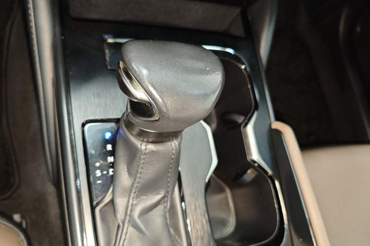 Used Lexus ES 2022 300h Excellence Edition Gear Lever