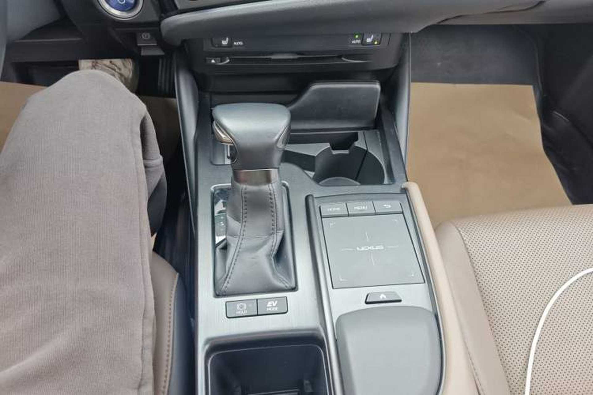 Used Lexus ES 2022 300h Excellence Edition Gear Lever