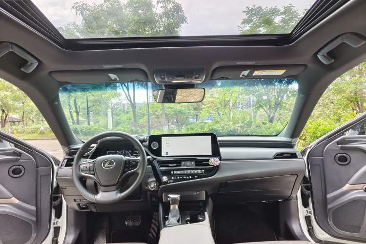 Used Lexus ES 2022 200 Excellence Edition Headliner