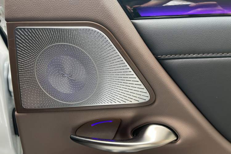 Used Lexus ES 2022 300h Excellence Edition Interior 10