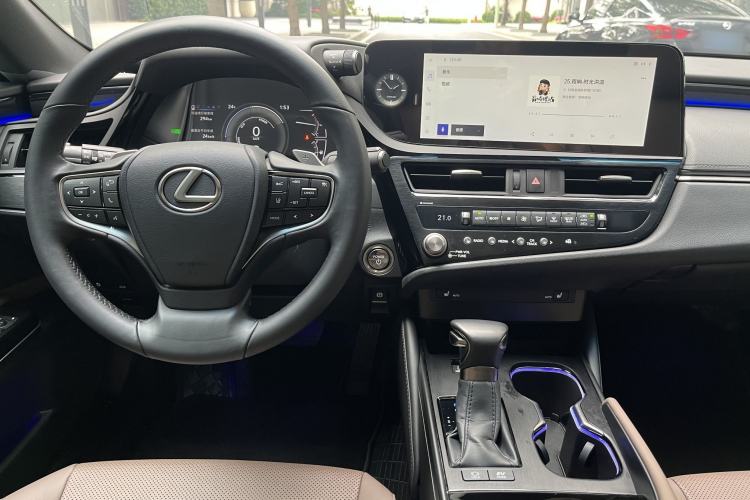 Used Lexus ES 2022 300h Excellence Edition Interior 11
