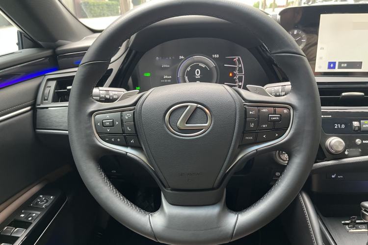 Used Lexus ES 2022 300h Excellence Edition Interior 12