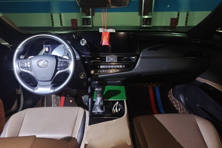 Used Lexus ES 2022 200 Excellence Edition Interior 2