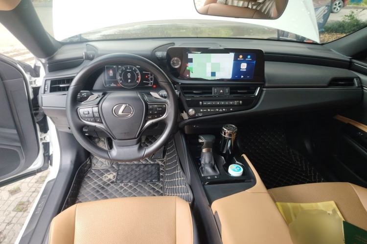 Used Lexus ES 2022 200 Excellence Edition Interior 2