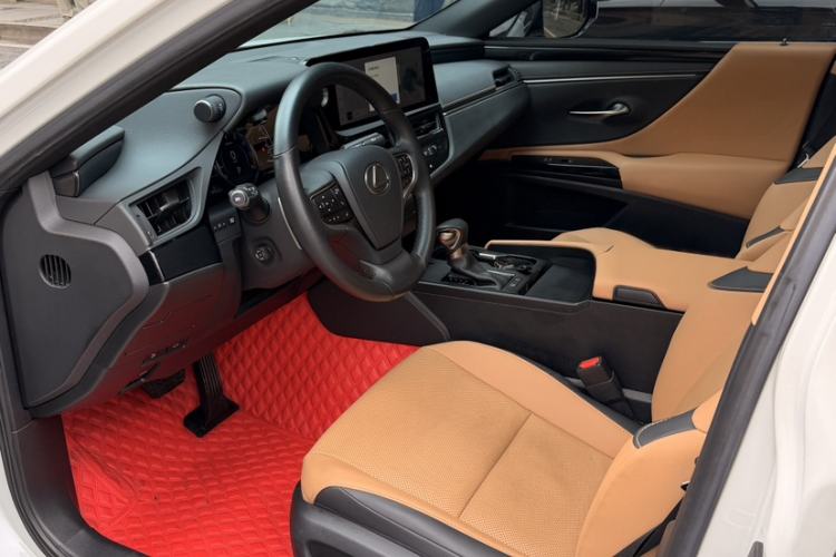 Used Lexus ES 2022 200 Excellence Edition Interior 2