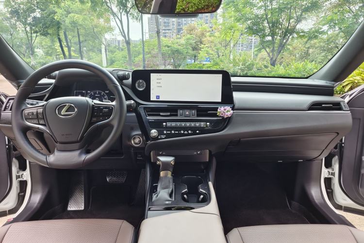 Used Lexus ES 2022 200 Excellence Edition Interior 3