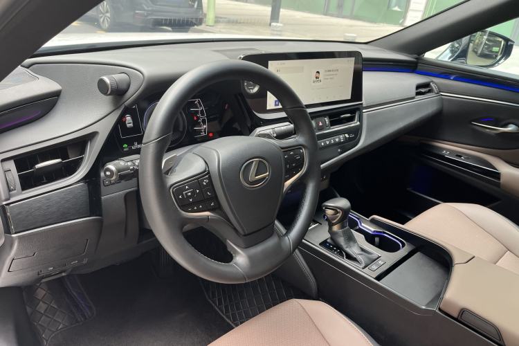 Used Lexus ES 2022 300h Excellence Edition Interior 3