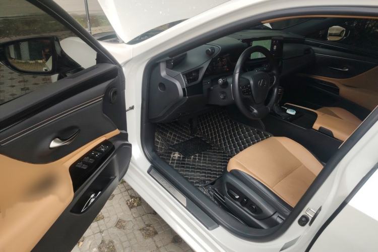 Used Lexus ES 2022 200 Excellence Edition Interior 3
