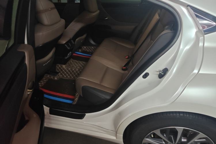 Used Lexus ES 2022 200 Excellence Edition Interior 4