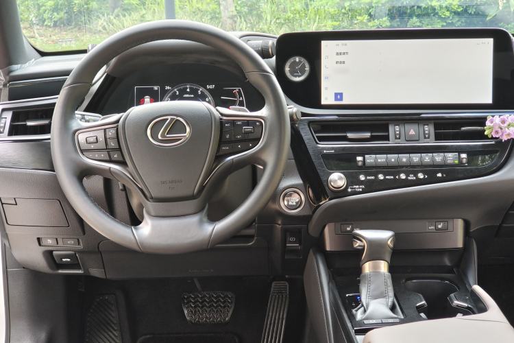 Used Lexus ES 2022 200 Excellence Edition Interior 6