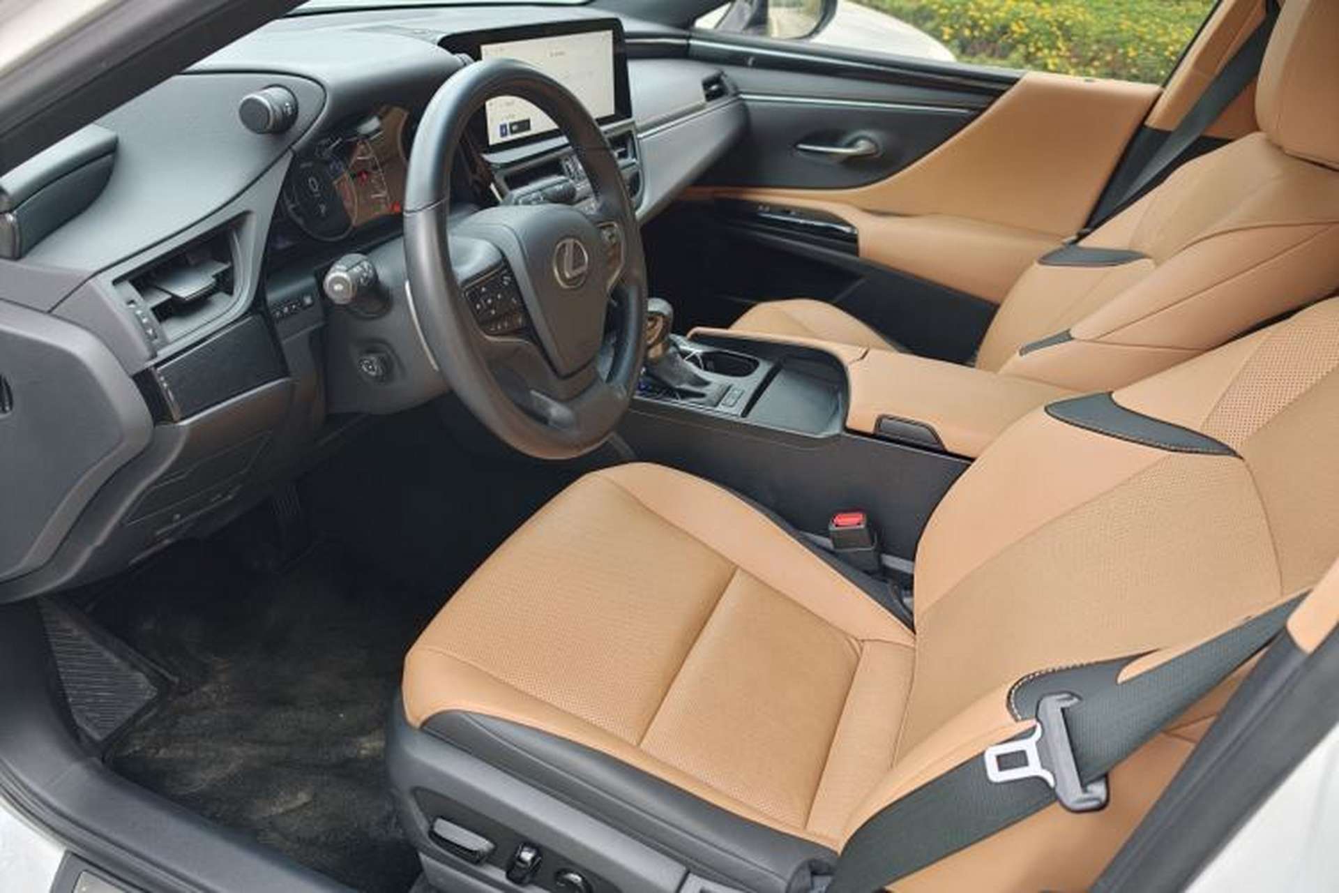 Used Lexus ES 2022 200 Excellence Edition Interior 6