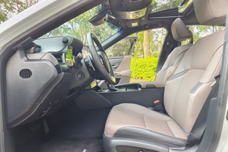 Used Lexus ES 2022 200 Excellence Edition Interior 7