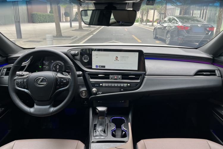 Used Lexus ES 2022 300h Excellence Edition Interior 8
