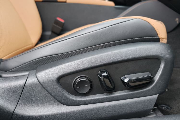 Used Lexus ES 2022 200 Excellence Edition Interior 9