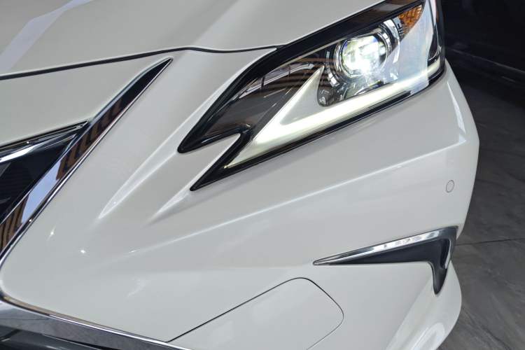Used Lexus ES 2022 200 Excellence Edition Left Front Headlight