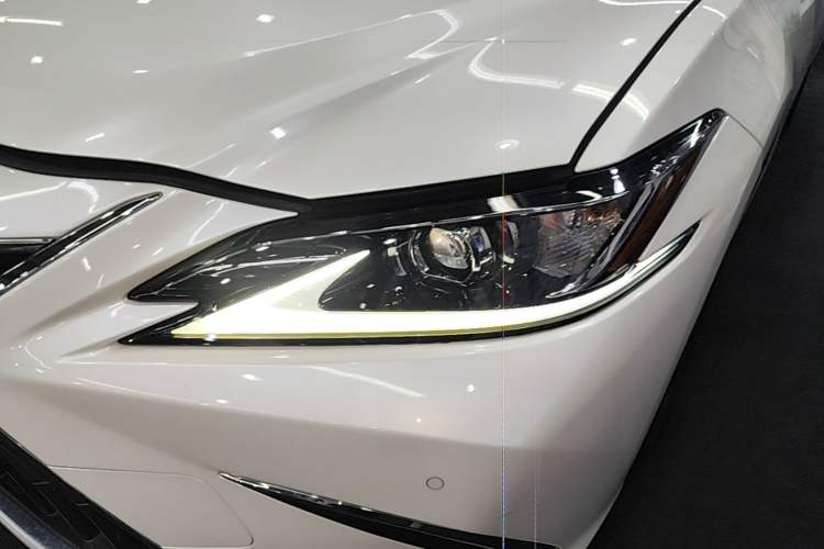 Used Lexus ES 2022 200 Luxury Edition Left Front Headlight
