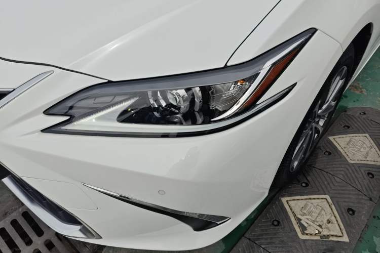 Used Lexus ES 2022 300h Excellence Edition Left Front Headlight