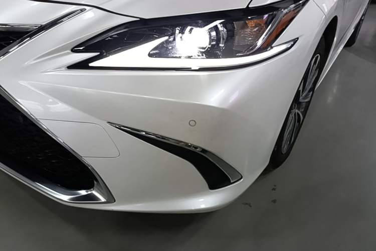 Used Lexus ES 2022 300h Excellence Edition Left Front Headlight