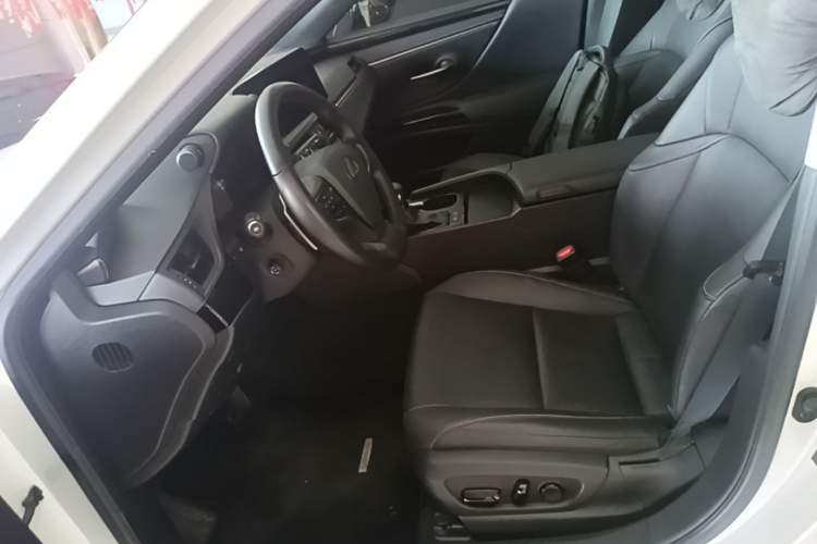 Used Lexus ES 2022 260 Excellence Edition Left Front Seat