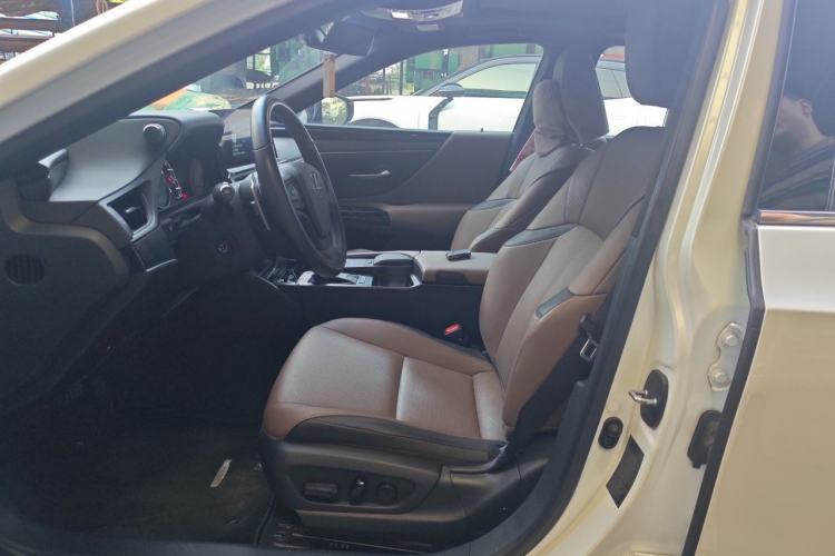 Used Lexus ES 2022 300h Excellence Edition Left Front Seat
