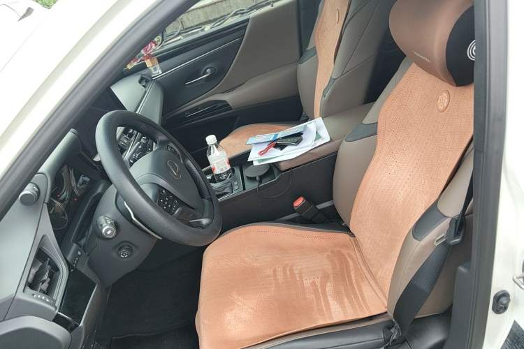 Used Lexus ES 2022 300h Excellence Edition Left Front Seat