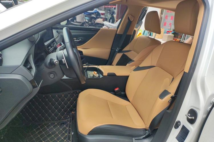 Used Lexus ES 2022 200 Excellence Edition Left Front Seat