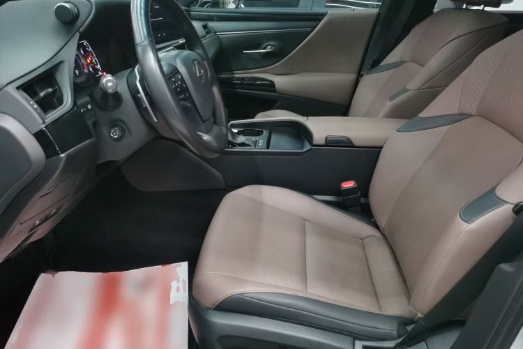 Used Lexus ES 2022 200 Excellence Edition Left Front Seat