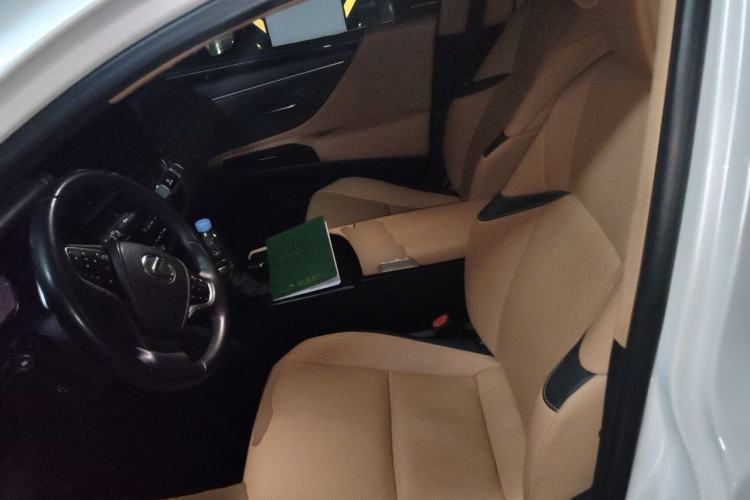 Used Lexus ES 2022 200 Excellence Edition Left Front Seat